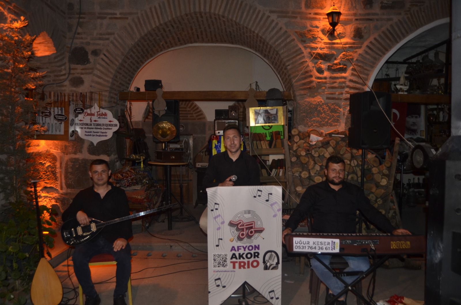 Afyon Akor Trio, Taşhan'da müzikseverlerle buluşuyor
